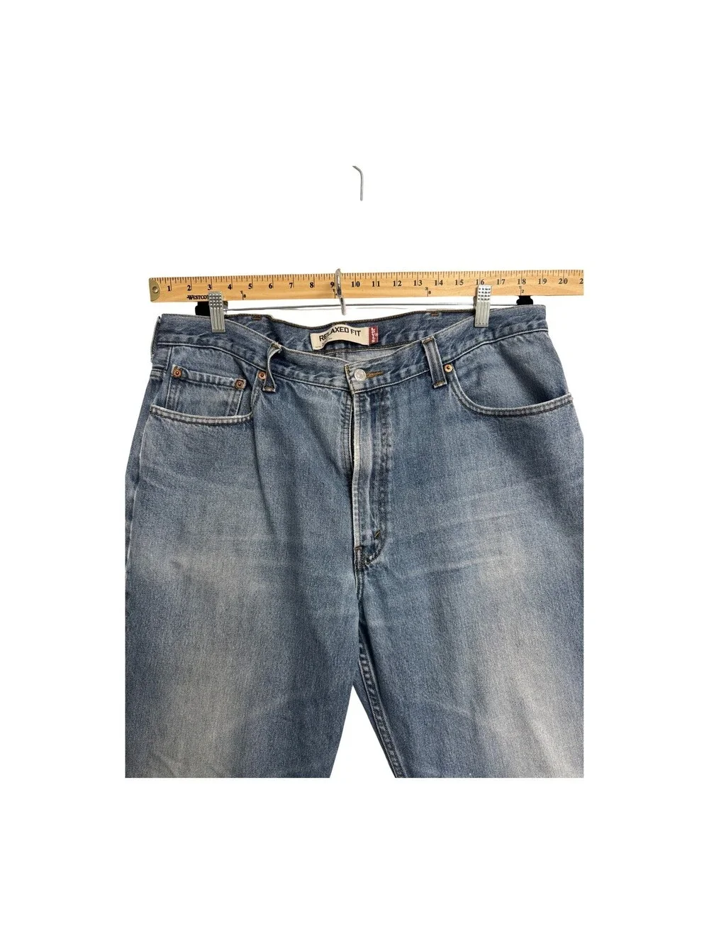 Levis 550 Relaxed Fit Mens Jeans W40 L30 Medium Wash Denim Pre-Owned